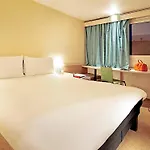 Ibis Lyon Est 3*