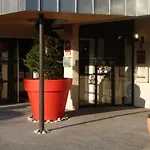 Ibis Lyon Est 3*