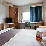 Ibis Lyon Est Hotel 3*