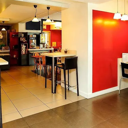 Ibis Lyon Est Hotell 3*
