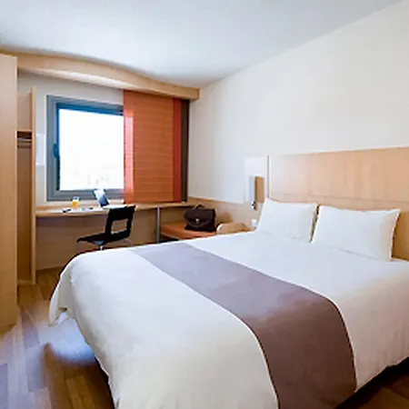 Ibis Lyon Est Hotell 3*