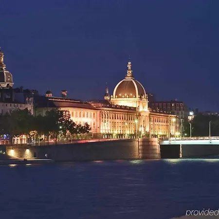 Ibis Lyon Est Hotell 3*