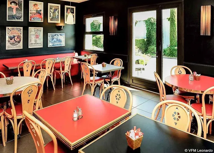 Ibis Lyon Est 3* ביינוסט