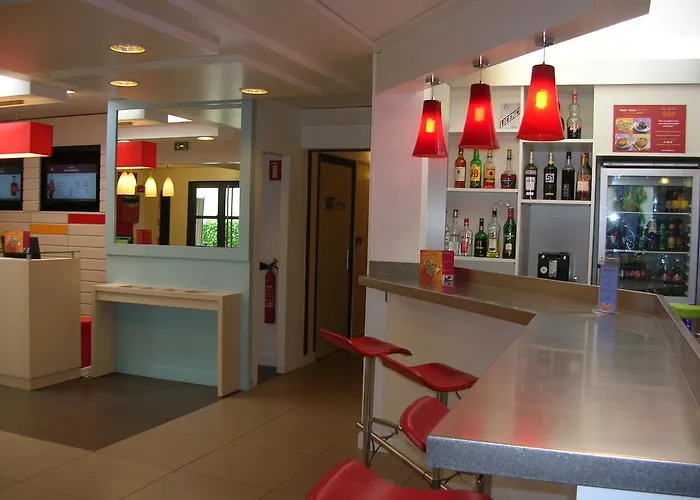 Ibis Lyon Est 3* ביינוסט