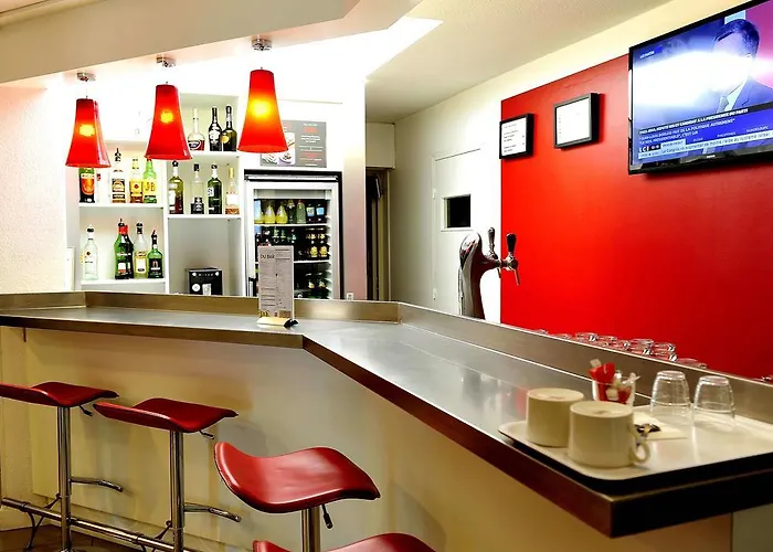 Ibis Lyon Est מלון