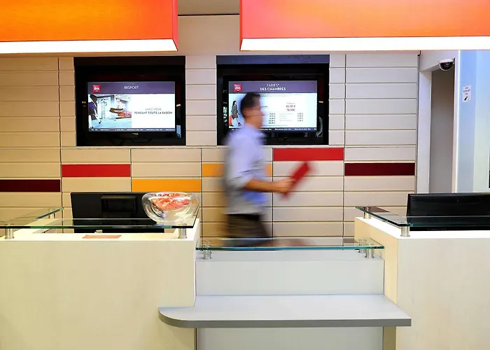 Ibis Lyon Est מלון 3*