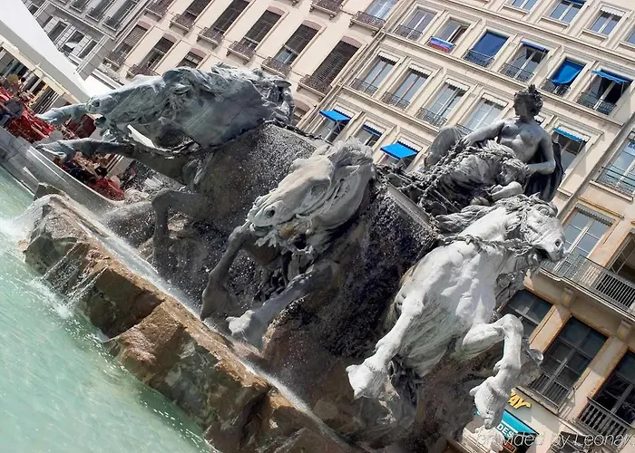מלון Ibis Lyon Est ביינוסט