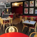 Ibis Lyon Est Hotel 3*