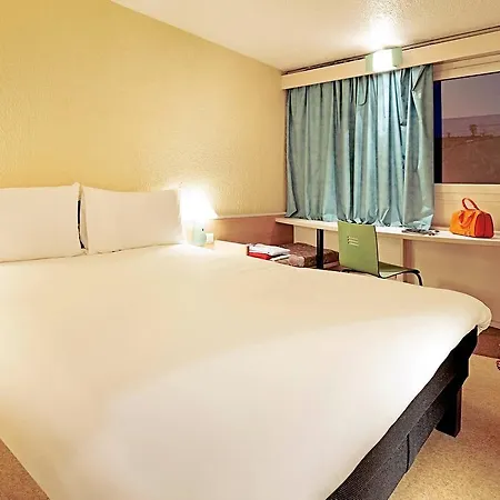 Ibis Lyon Est 3*