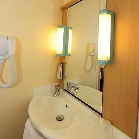 Hotell Ibis Lyon Est 3*