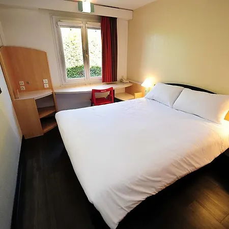 Ibis Lyon Est 3*