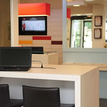 Ibis Lyon Est 3* 베이노스트