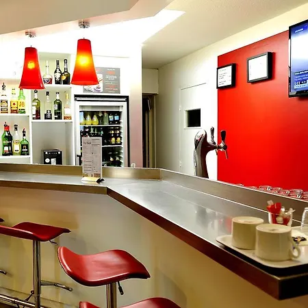 Ibis Lyon Est 호텔