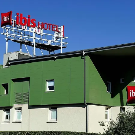 Ibis Lyon Est 3* Бено
