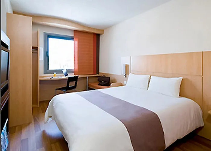 Ibis Lyon Est Szálloda 3*