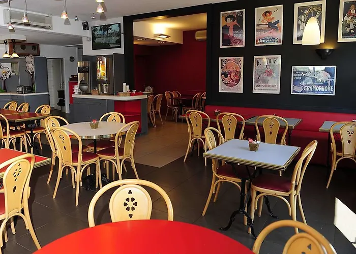 Ibis Lyon Est Hotel 3*