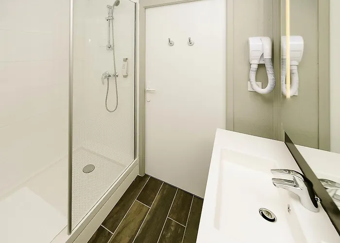 Ibis Lyon Est 3*