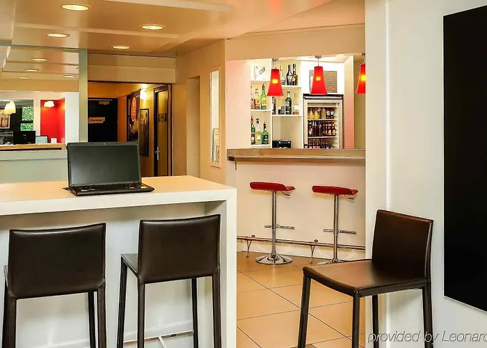 Ibis Lyon Est 베이노스트